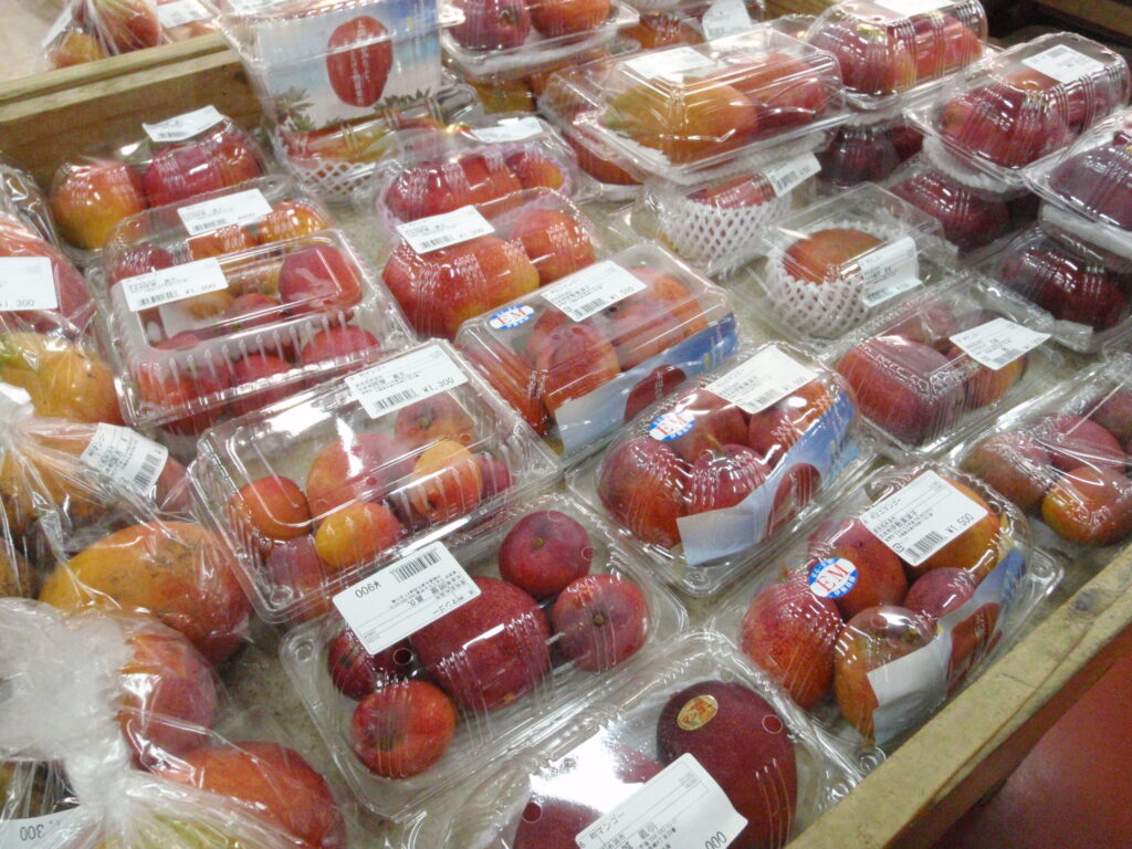 季節の果物販売