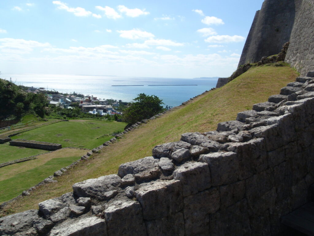 勝連城跡の城壁