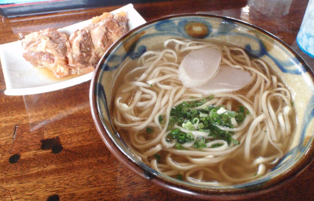楚辺そばの沖縄そば
