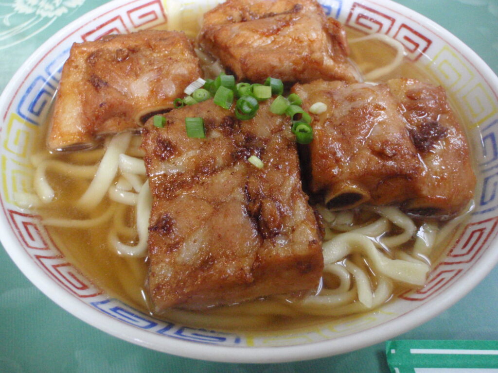 山原そばのソーキ