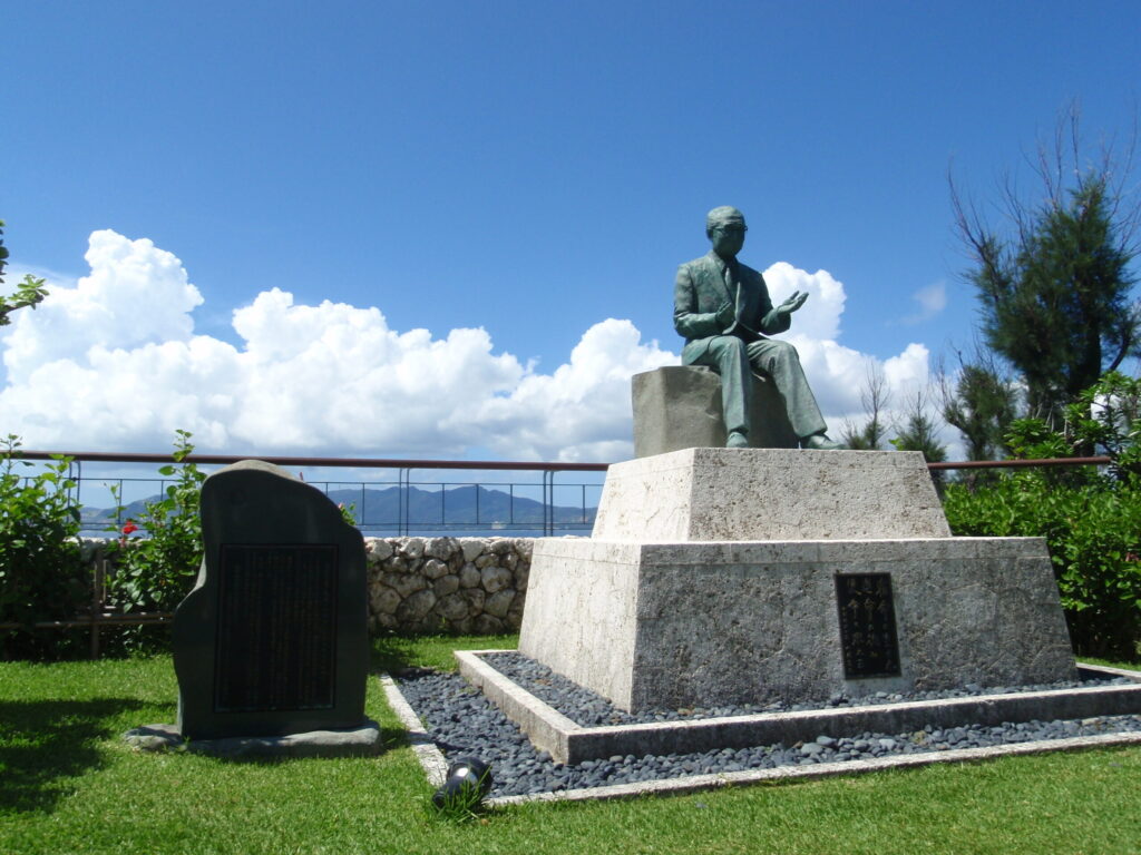 故小渕氏の銅像