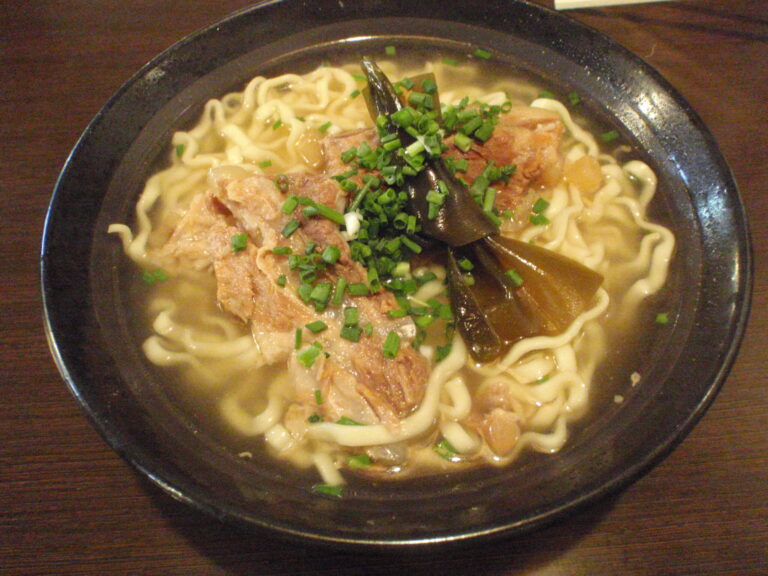 与那原家の沖縄そば