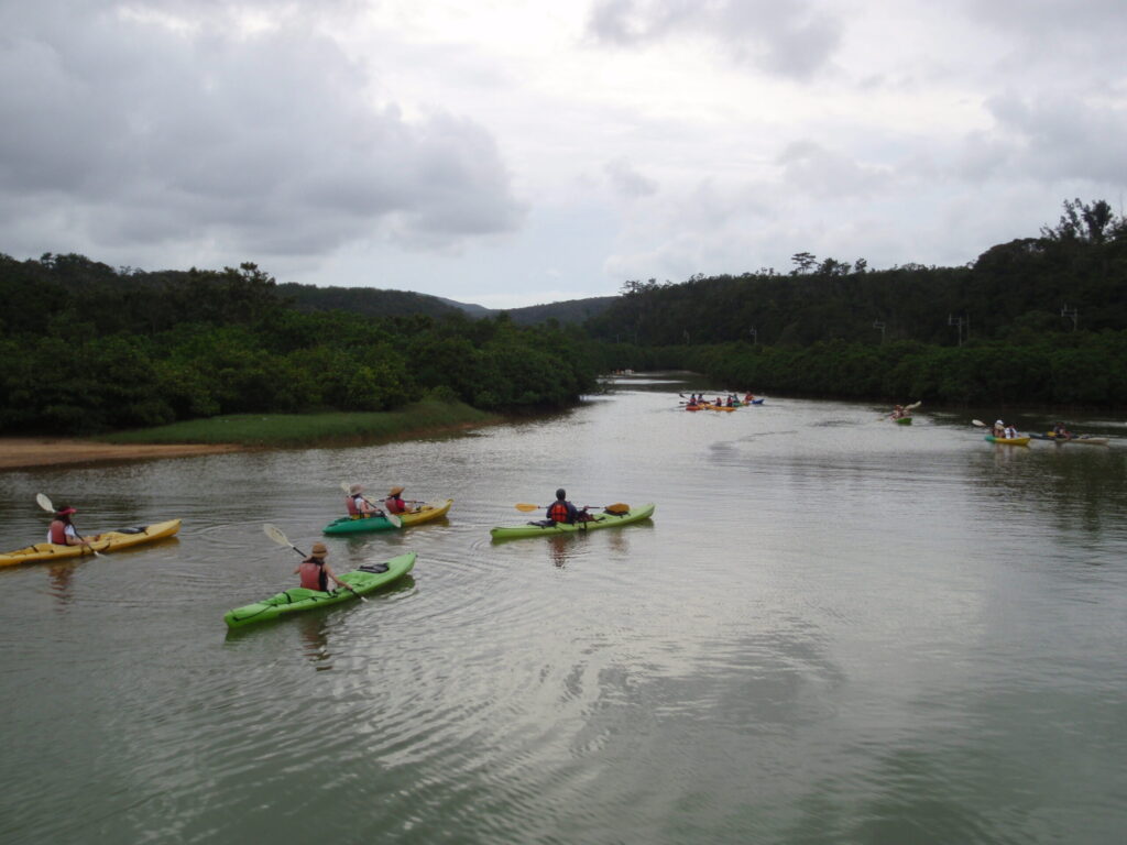 カヌー体験プログラム