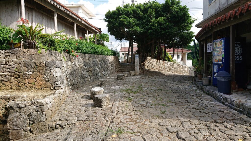 美しい琉球石灰岩