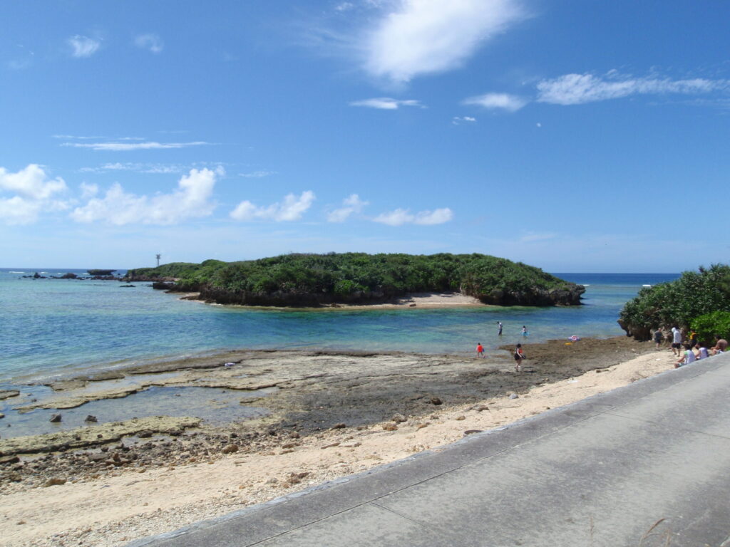 のんびりくつろげる穴場の備瀬崎