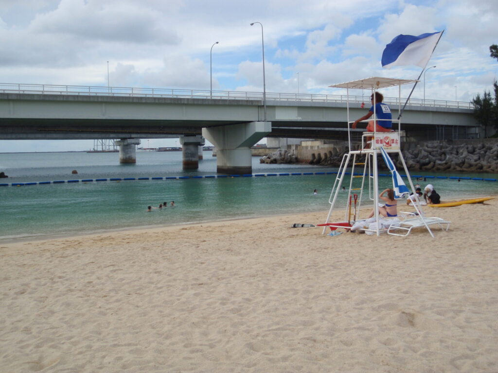 監視員がいて安心