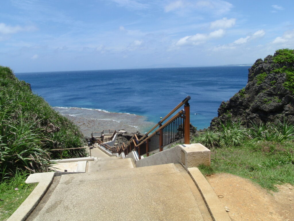 真栄田岬の階段