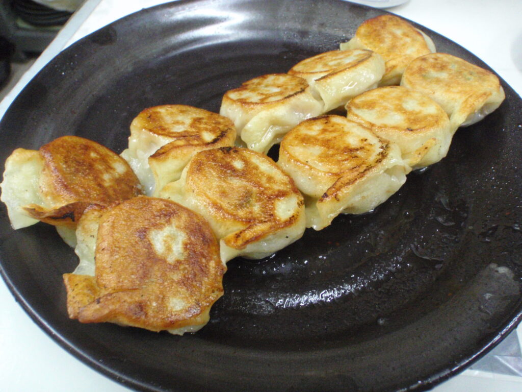 べんり屋 玉玲瓏の焼餃子